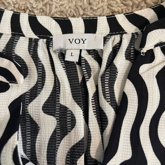 Stylish Black and White Patterned Dress - Picture 5 of 7